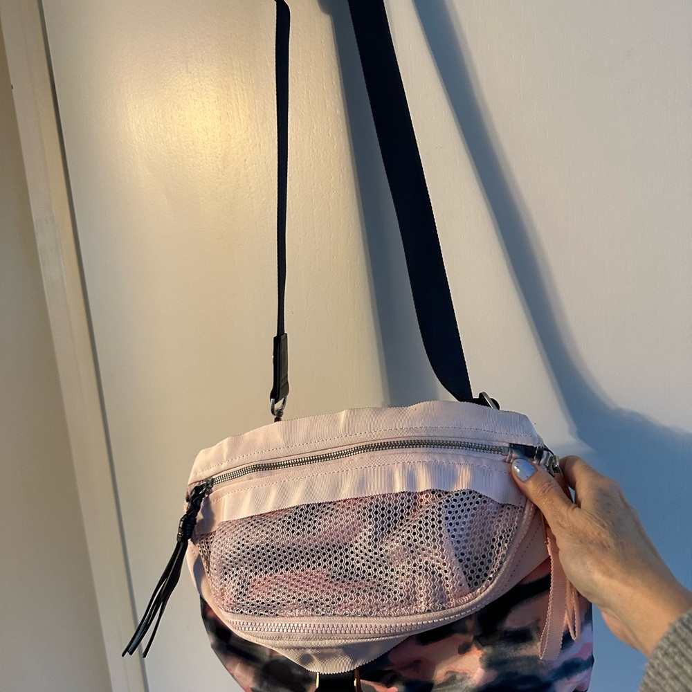 Lululemon crossbody or waist bag❤️